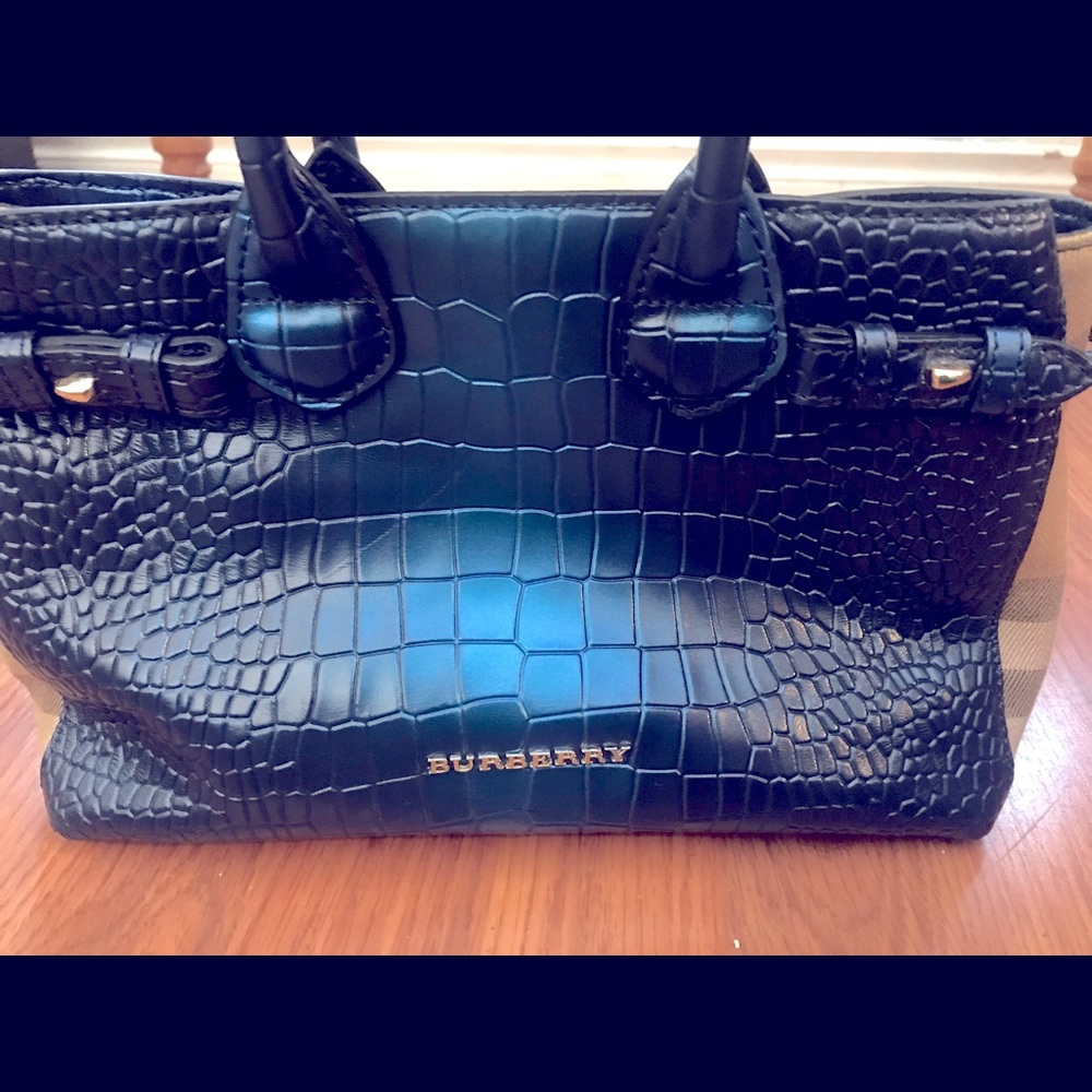 *BRAND NEW* Fabulous Burberry tote and crossbody